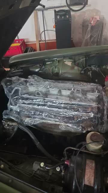 Nowa uszczelka założona przy montażu silnika